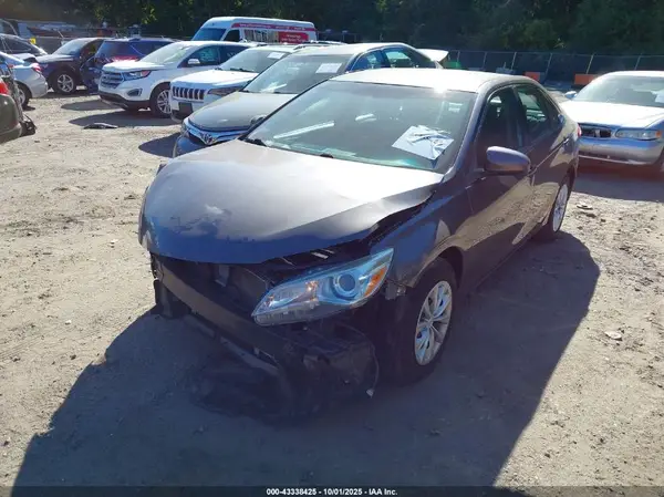 4T4BF1FK3GR534569 2016 TOYOTA CAMRY - Image 2