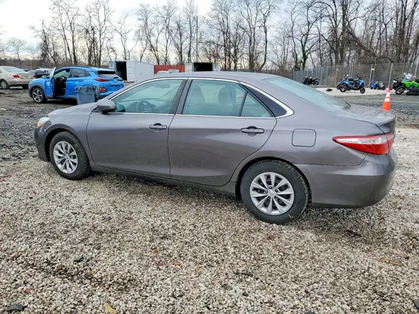 4T4BF1FK3GR537360 2016 TOYOTA CAMRY - Image 2