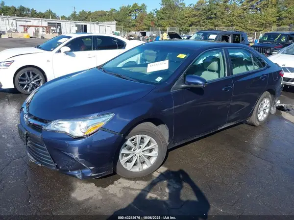 4T4BF1FK3GR539383 2016 TOYOTA CAMRY - Image 2