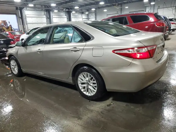 4T4BF1FK3GR542705 2016 TOYOTA CAMRY - Image 2