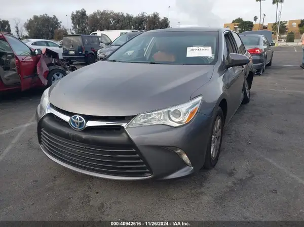 4T4BF1FK3GR546978 2016 TOYOTA CAMRY - Image 2