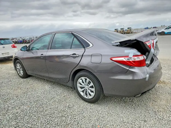 4T4BF1FK3GR548732 2016 TOYOTA CAMRY - Image 2