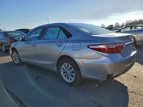 4T4BF1FK3GR552781 2016 TOYOTA CAMRY - Image 2