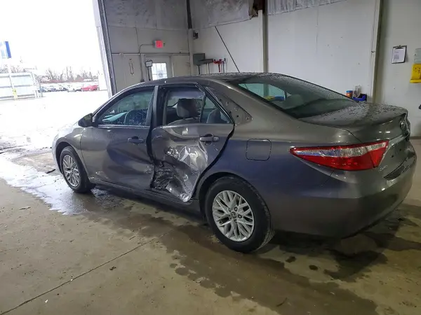 4T4BF1FK3GR555504 2016 TOYOTA CAMRY - Image 2