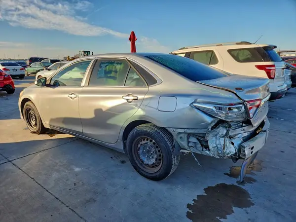 4T4BF1FK3GR558600 2016 TOYOTA CAMRY - Image 2