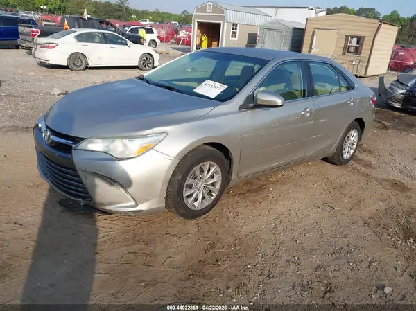 4T4BF1FK3GR560590 2016 TOYOTA CAMRY - Image 2