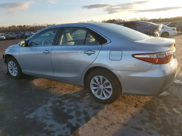4T4BF1FK3GR562047 2016 TOYOTA CAMRY - Image 2