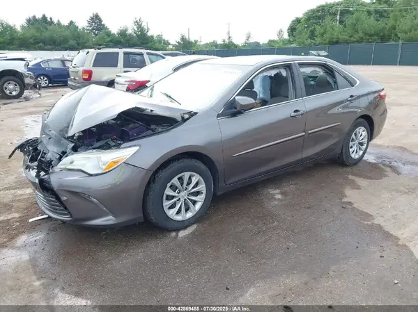 4T4BF1FK3GR562212 2016 TOYOTA CAMRY - Image 2