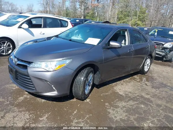 4T4BF1FK3GR562792 2016 TOYOTA CAMRY - Image 2