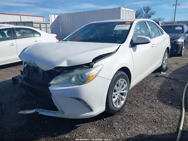 4T4BF1FK3GR563098 2016 TOYOTA CAMRY - Image 2