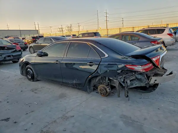 4T4BF1FK3GR564798 2016 TOYOTA CAMRY - Image 2