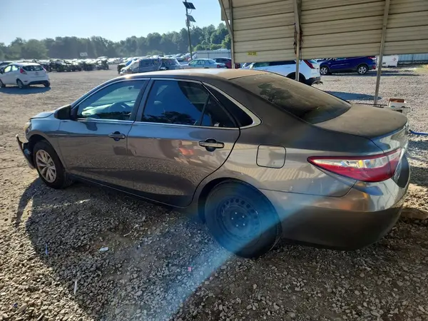 4T4BF1FK3GR565384 2016 TOYOTA CAMRY - Image 2