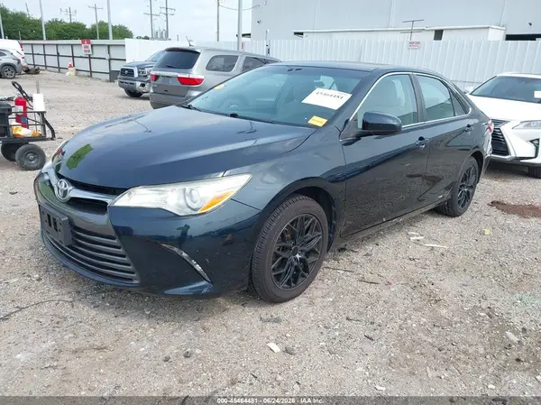 4T4BF1FK3GR566941 2016 TOYOTA CAMRY - Image 2