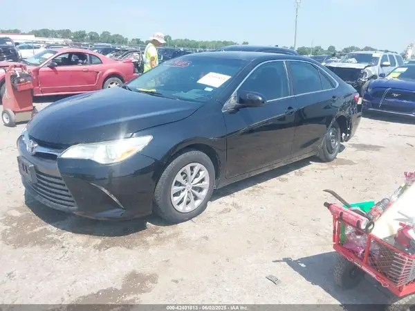 4T4BF1FK3GR567555 2016 TOYOTA CAMRY - Image 2