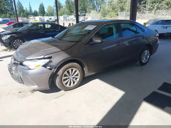 4T4BF1FK3GR569550 2016 TOYOTA CAMRY - Image 2