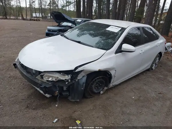 4T4BF1FK3GR569953 2016 TOYOTA CAMRY - Image 2
