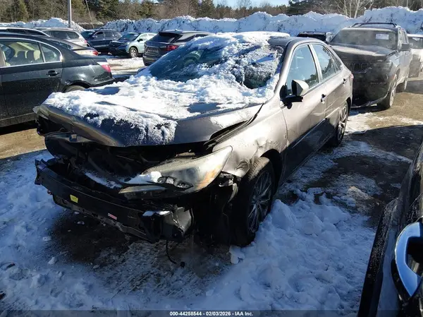 4T4BF1FK3GR570651 2016 TOYOTA CAMRY - Image 2