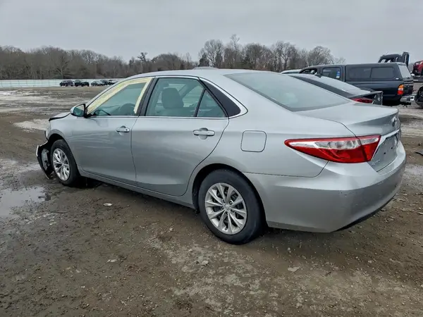 4T4BF1FK3GR571749 2016 TOYOTA CAMRY - Image 2