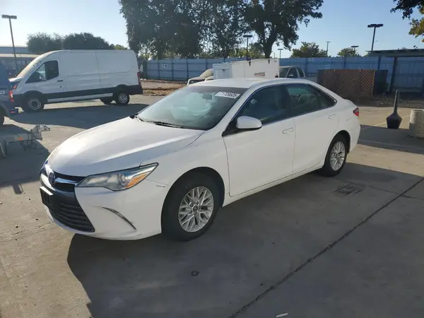 4T4BF1FK3GR571752 2016 TOYOTA CAMRY - Image 1