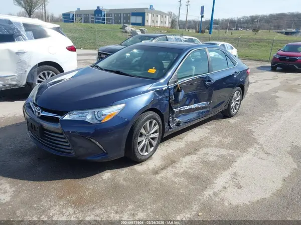 4T4BF1FK3GR573209 2016 TOYOTA CAMRY - Image 2
