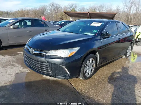4T4BF1FK3GR576661 2016 TOYOTA CAMRY - Image 2