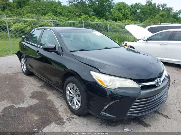 4T4BF1FK3GR577860 2016 TOYOTA CAMRY - Image 1