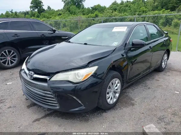 4T4BF1FK3GR577860 2016 TOYOTA CAMRY - Image 2