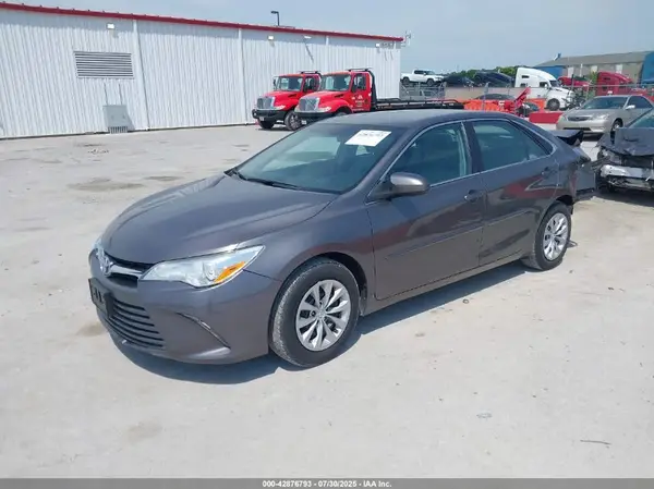 4T4BF1FK3GR577986 2016 TOYOTA CAMRY - Image 2