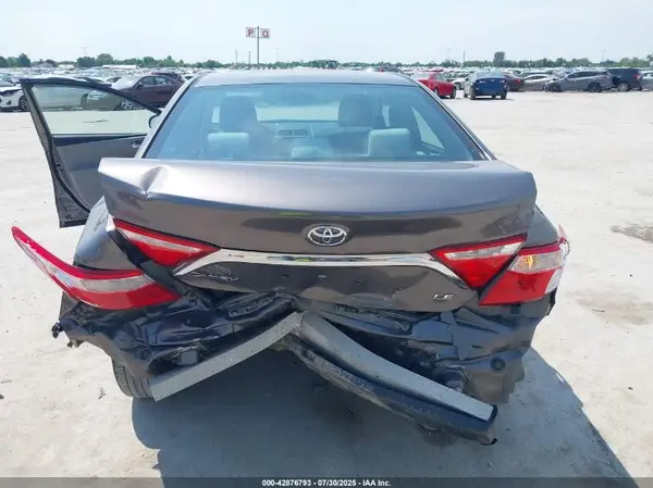 2016 TOYOTA CAMRY auction photo 6