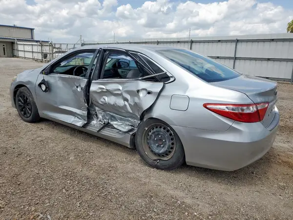 4T4BF1FK3GR578278 2016 TOYOTA CAMRY - Image 2