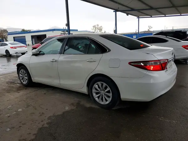 4T4BF1FK3GR578619 2016 TOYOTA CAMRY - Image 2