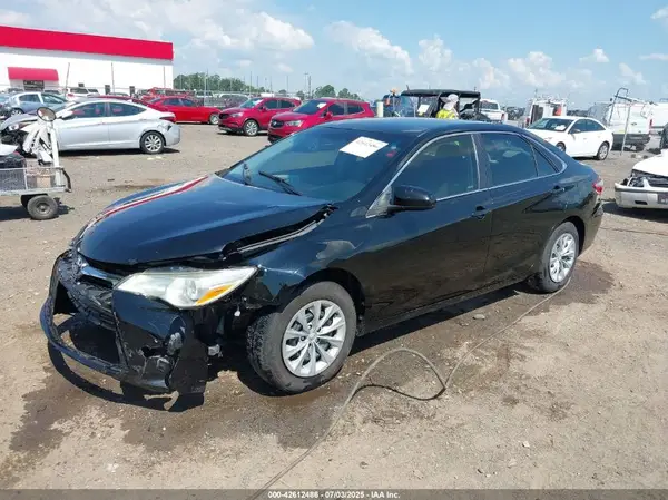 4T4BF1FK3GR580340 2016 TOYOTA CAMRY - Image 2