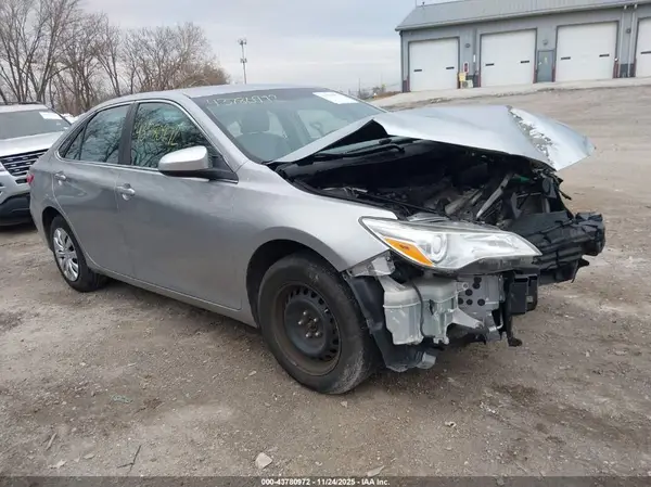 4T4BF1FK3GR580712 2016 TOYOTA CAMRY - Image 1