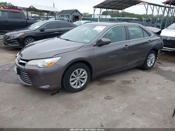 4T4BF1FK3GR582251 2016 TOYOTA CAMRY - Image 2
