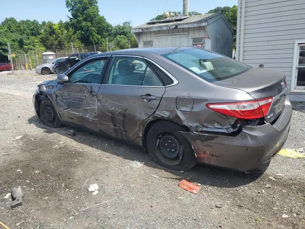4T4BF1FK3GR582959 2016 TOYOTA CAMRY - Image 2
