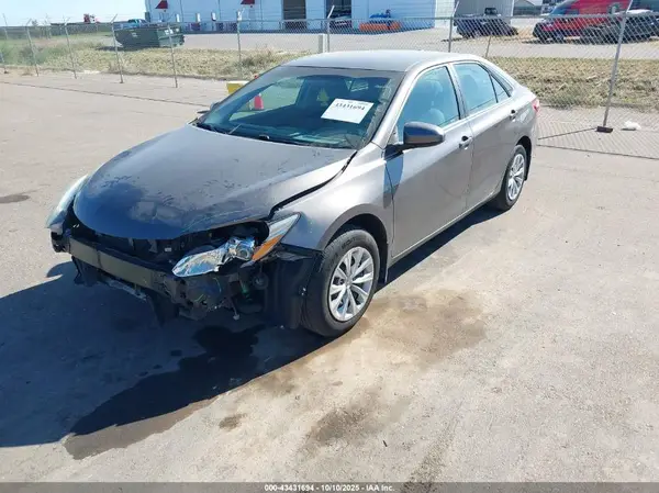 4T4BF1FK3GR583075 2016 TOYOTA CAMRY - Image 2