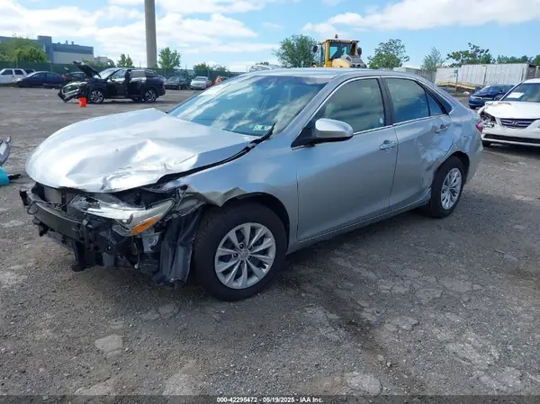 4T4BF1FK3GR583836 2016 TOYOTA CAMRY - Image 2