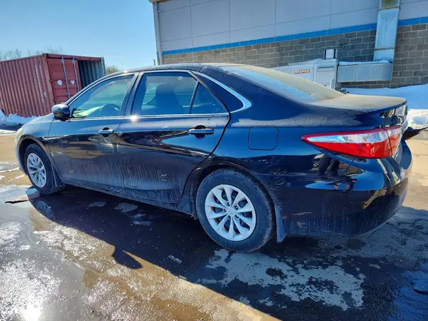 4T4BF1FK4GR520566 2016 TOYOTA CAMRY - Image 2