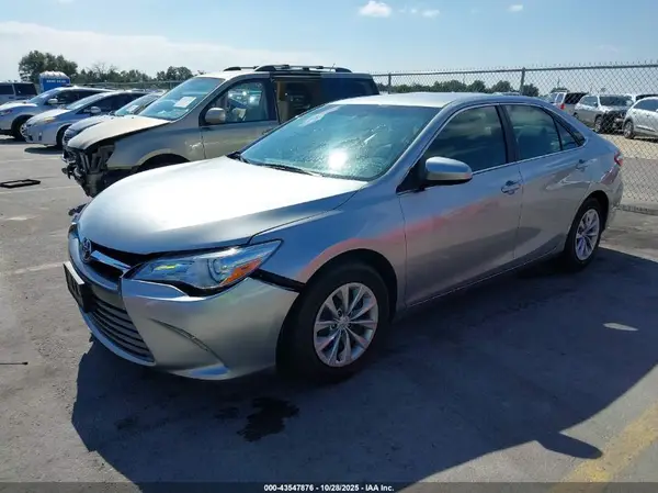 4T4BF1FK4GR521703 2016 TOYOTA CAMRY - Image 2