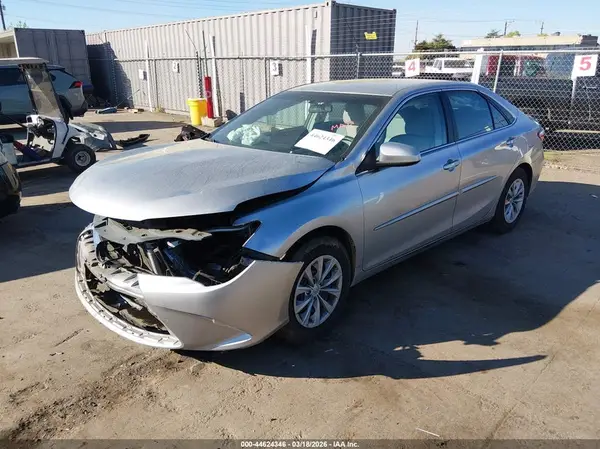 4T4BF1FK4GR522205 2016 TOYOTA CAMRY - Image 2