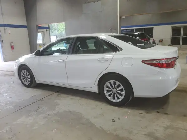 4T4BF1FK4GR524911 2016 TOYOTA CAMRY - Image 2