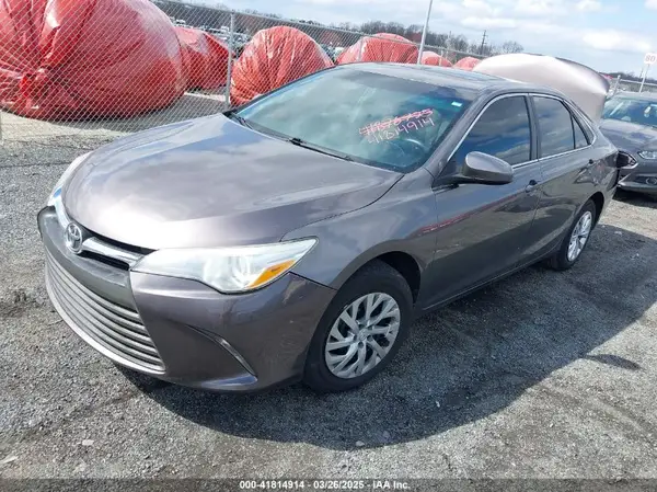 4T4BF1FK4GR529560 2016 TOYOTA CAMRY - Image 2