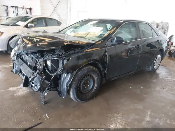 4T4BF1FK4GR529610 2016 TOYOTA CAMRY - Image 2