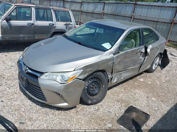 4T4BF1FK4GR529641 2016 TOYOTA CAMRY - Image 2