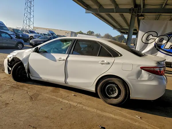 4T4BF1FK4GR531647 2016 TOYOTA CAMRY - Image 2