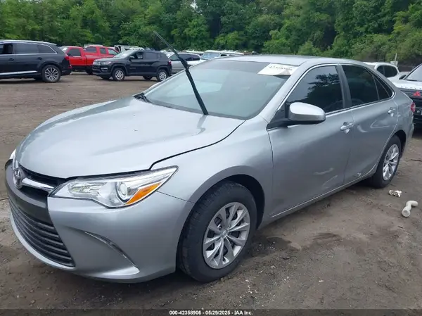 4T4BF1FK4GR532653 2016 TOYOTA CAMRY - Image 2