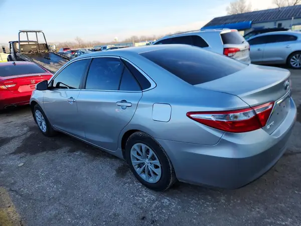 4T4BF1FK4GR540557 2016 TOYOTA CAMRY - Image 2