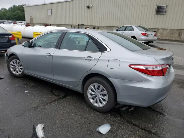 4T4BF1FK4GR540882 2016 TOYOTA CAMRY - Image 2