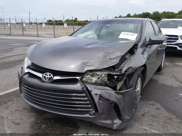 4T4BF1FK4GR541823 2016 TOYOTA CAMRY - Image 2
