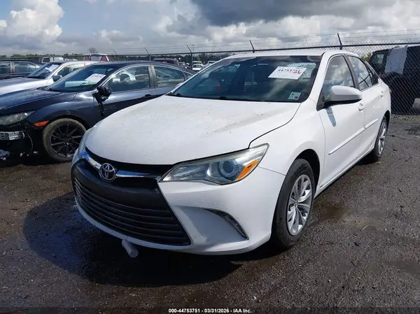 4T4BF1FK4GR543071 2016 TOYOTA CAMRY - Image 2